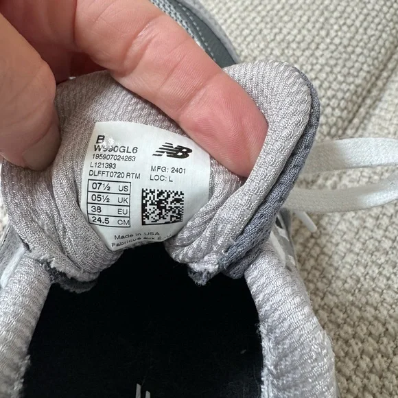 New Balance Gray and White Running Shoes 990 v6 - Picture 7 of 7